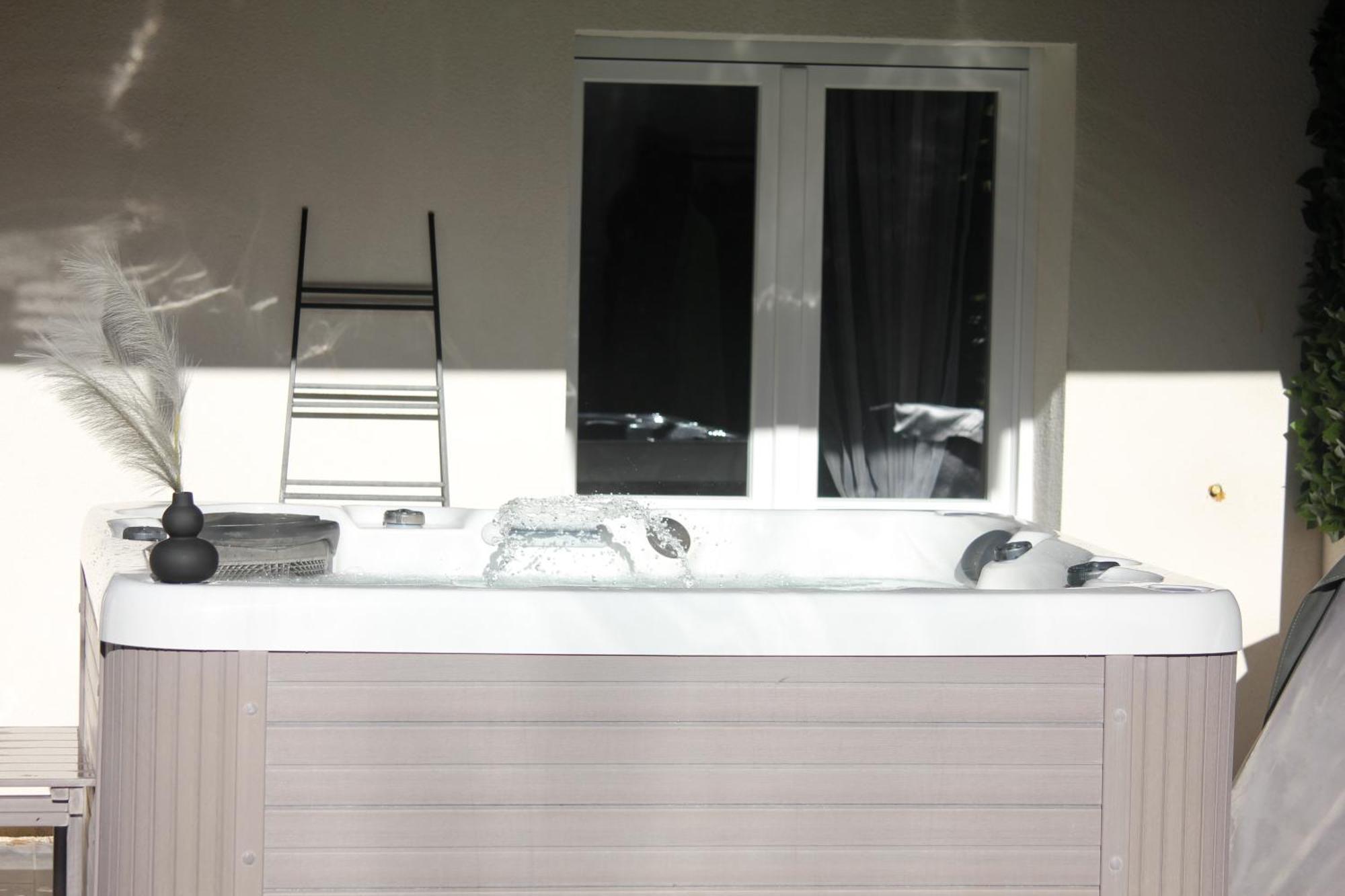 Sinalospa - Culiacan - Appartement Jardin Jacuzzi Sauna A 5 Minutes De Nancy Place Stanislas Champigneulles Eksteriør billede